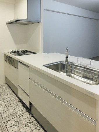 いつでも笑顔が見たいからオープンなキッチンに いつでも笑顔が見たいからオープンなキッチンに